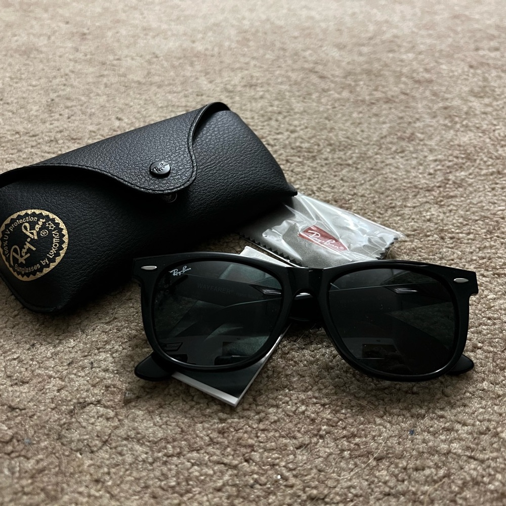 Ray ban wayfarer sunglasses